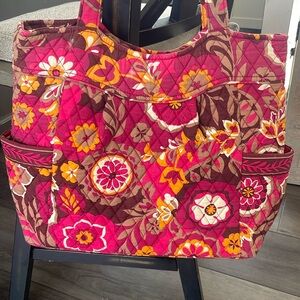 GUC Vera Bradley Floral Retro Print Magenta/ Orange Quilted Large Shoulder Bag
